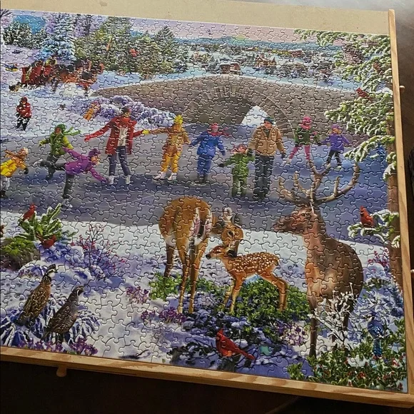 White Mountain • Skating Pind • 1000 Piece Jigsaw Puzzle - Picture 4 of 5